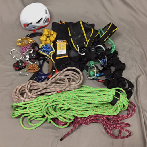 BEAL D4 自動ロック式下降器 singing rock ハーネス へルメット 等 登山用品 まとめ セット