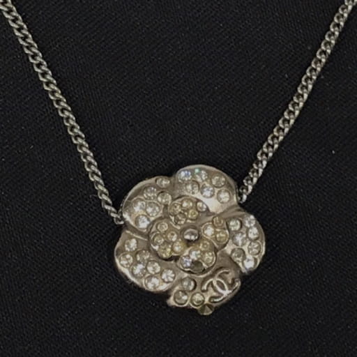 シャネル 08A カメリア ネックレス ラインストーン シルバーカラー