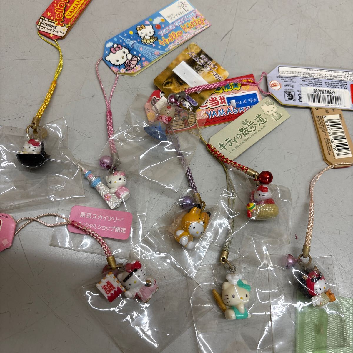 ご当地キティ キーホルダーマスコット ご当地 限定 き キティ ハローキティ サンリオ ストラップ キーホルダー 95点 まとめて