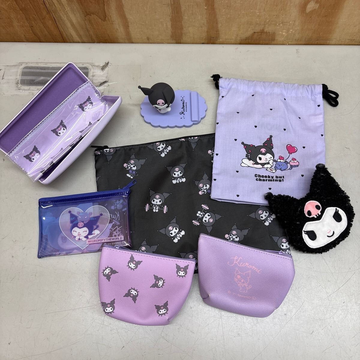 サンリオ クロミ ぬいぐるみ ポーチ 服 雑貨 小物 等