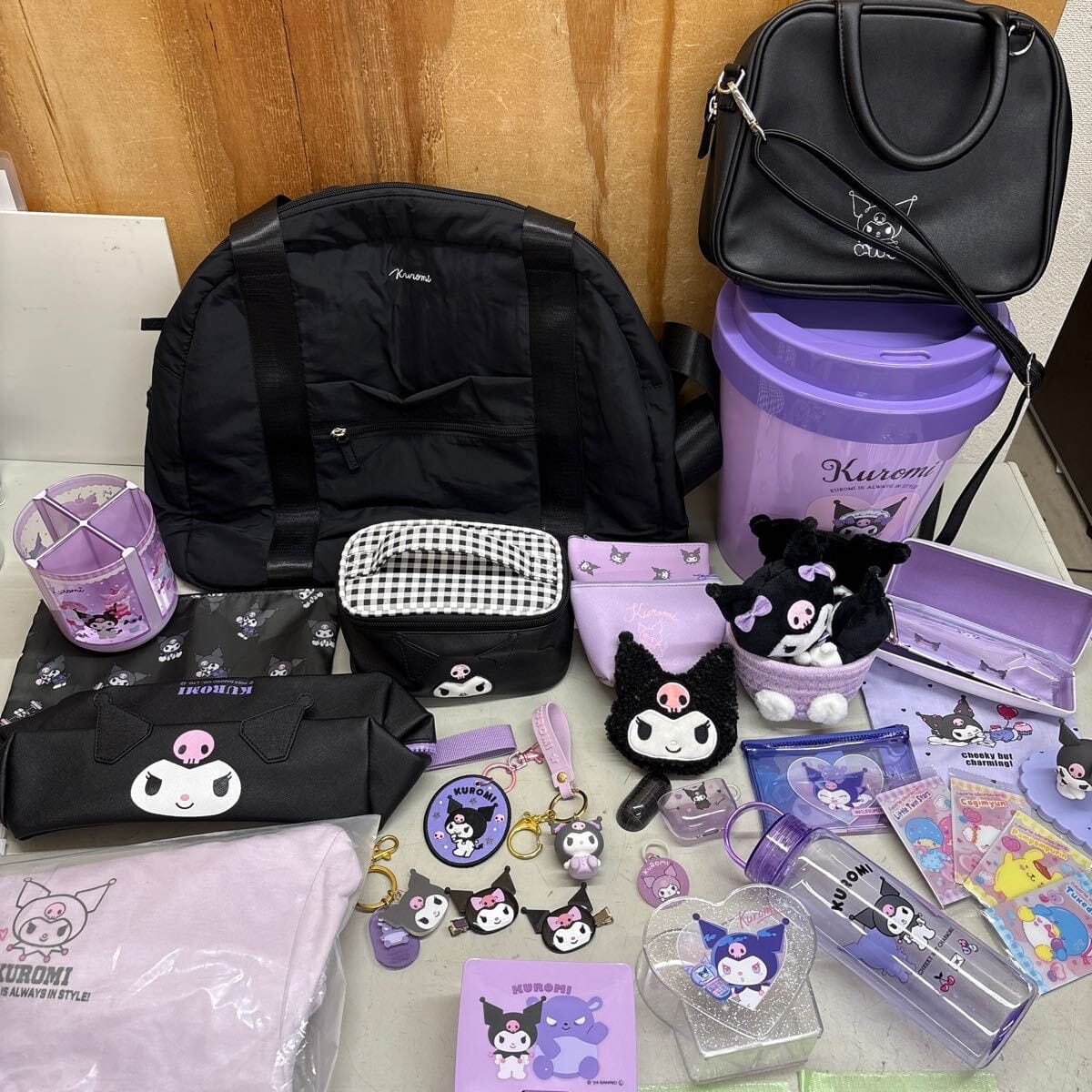 サンリオ クロミ ぬいぐるみ ポーチ 服 雑貨 小物 等