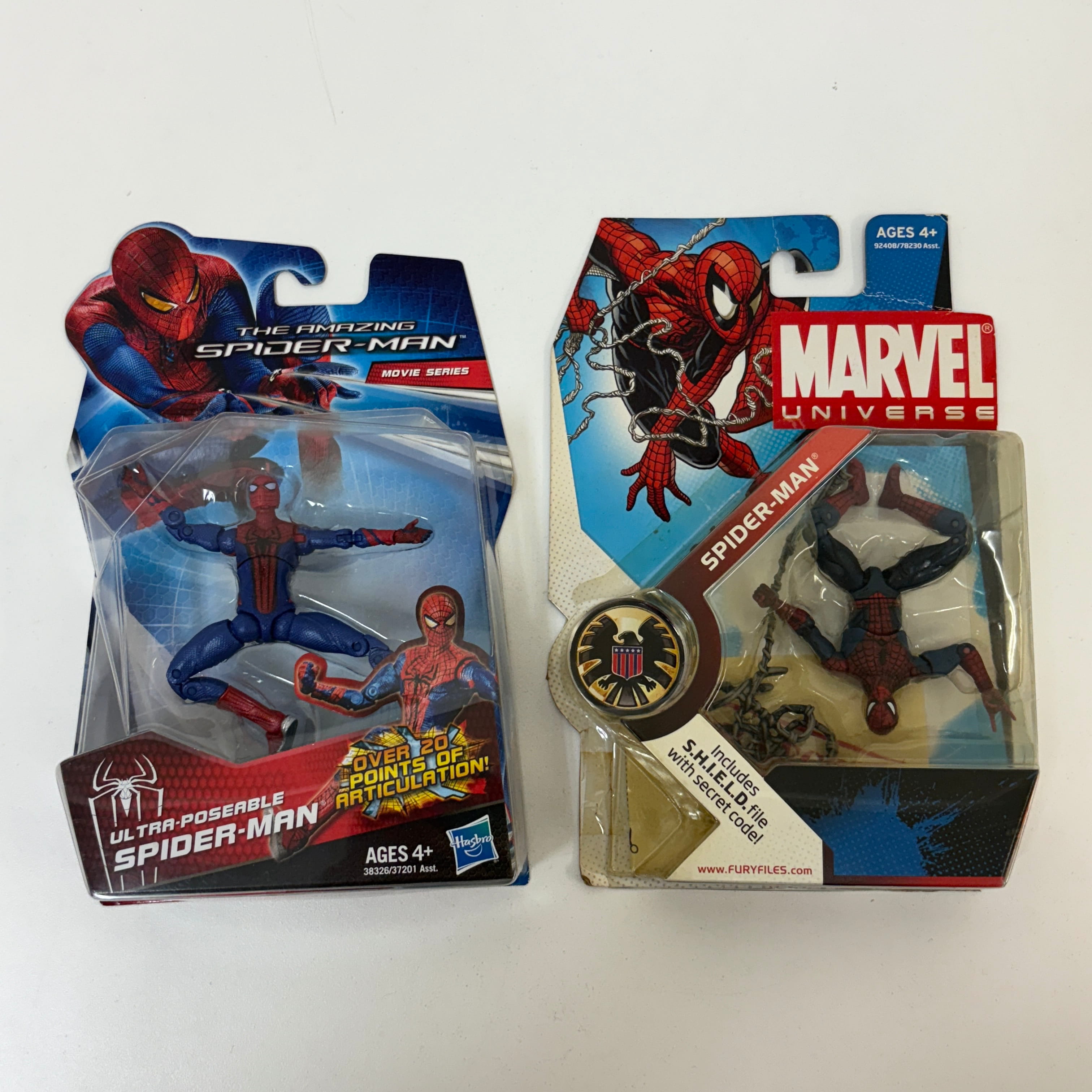 ウルトラ・ポーズアブル スパイダーマン（3.75インチ/約10cmアクションフィギュア）・#032 スパイダーマン（逆さ向きバリエーション）　セット