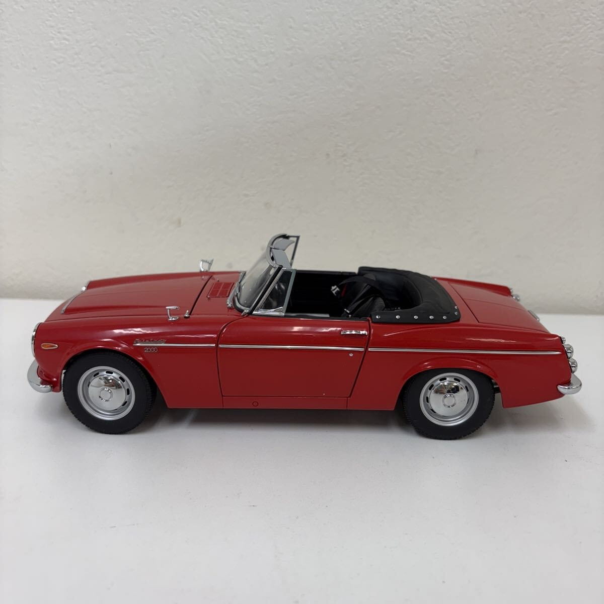 AUTOart ダットサン フェアレディ2000 SR311