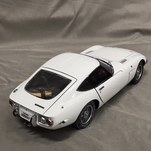 アシェット TOYOTA 2000GT 1_8 ダイキャストギミックモデル